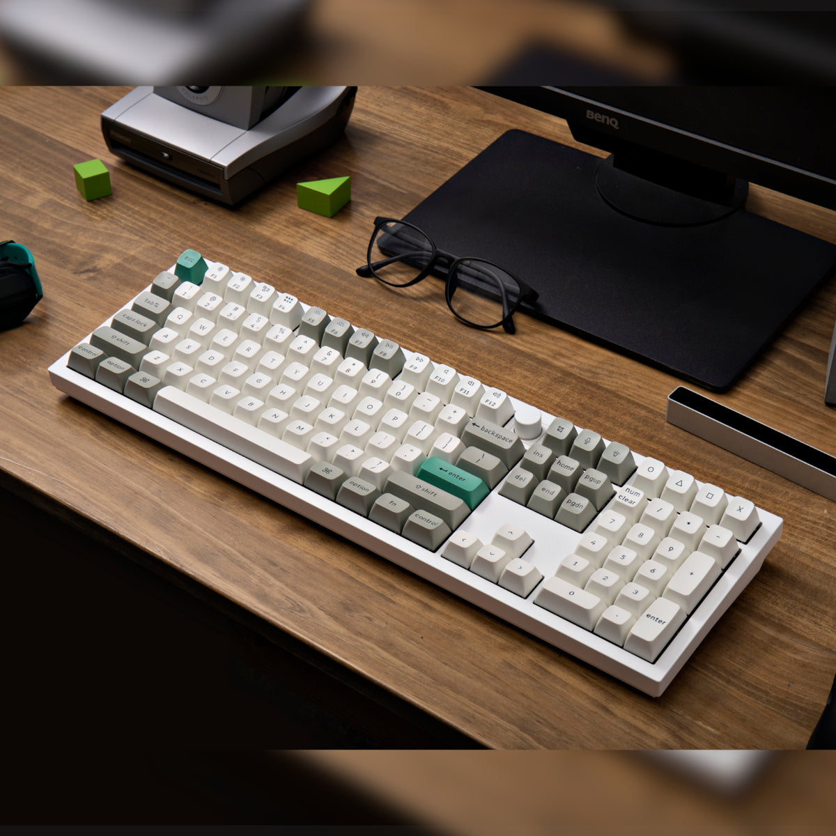 Keychron Q6 Max QMK/VIA Wireless Custom Mechanical Keyboard KSA Gateron Red Jupiter Switches - Shell White